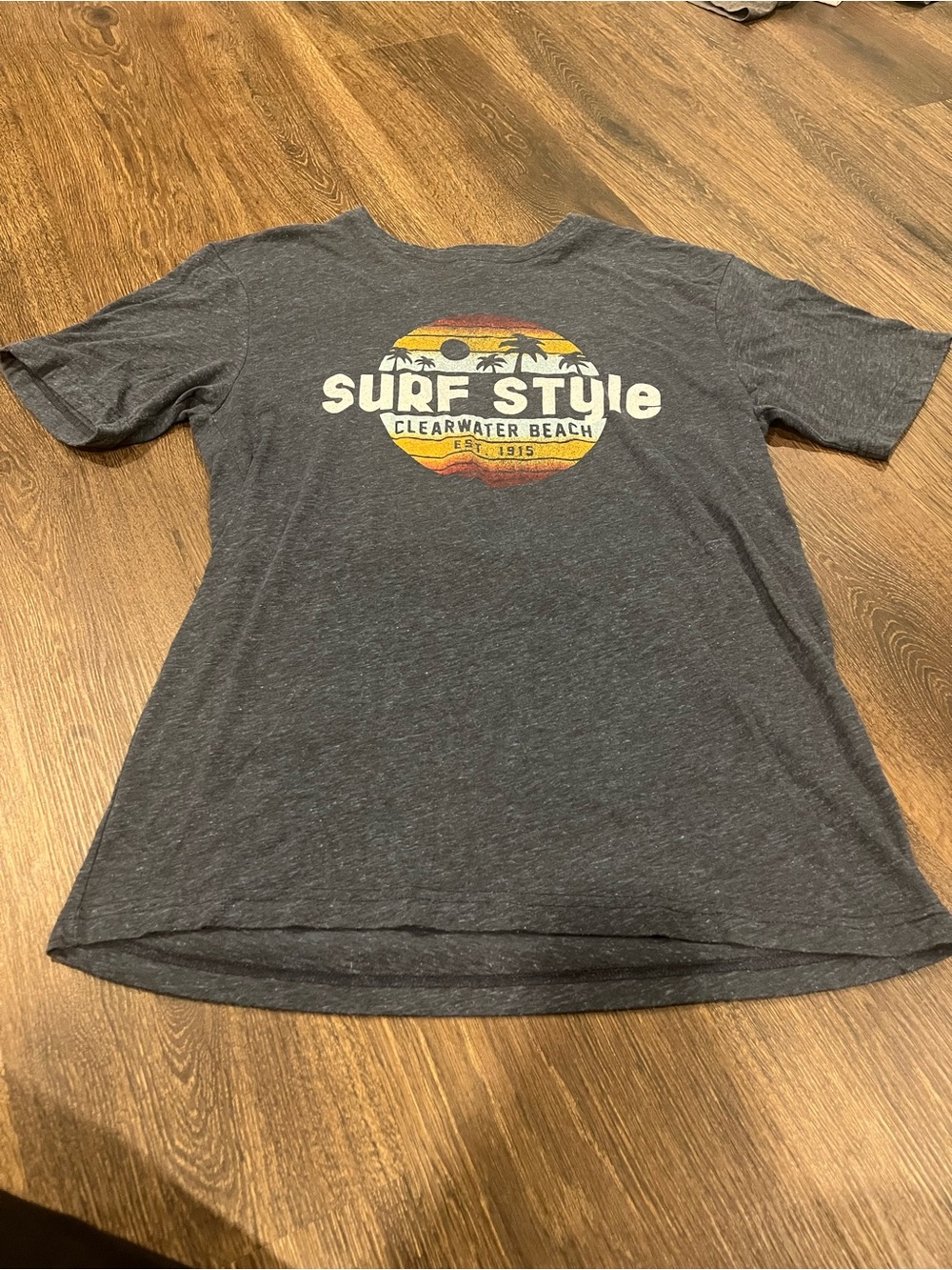 Oura Men's Short-Sleeve Surf Graphic Tee - Gray with Sunset Print
